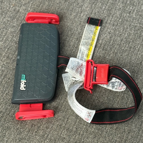 mifold Other - Mifold Grab-And-Go Compact Car Booster Portable Seat, 40-100 Lbs, Travel Seat